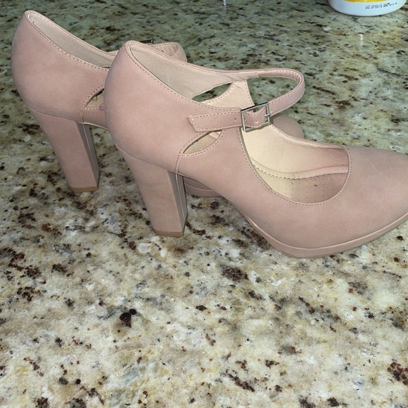 Nude Heels - Picture 3 of 5